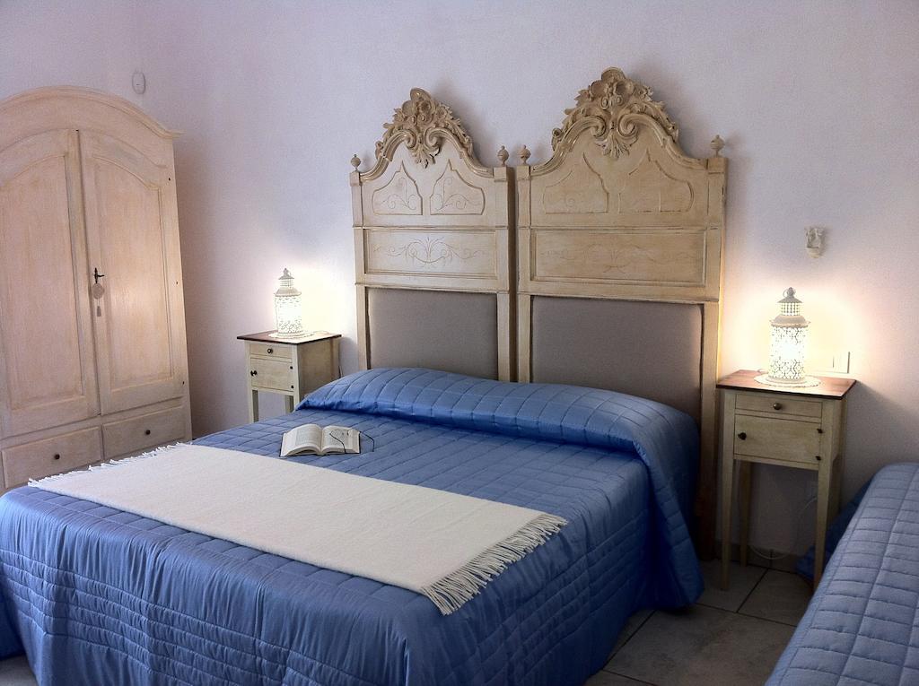 Dimora Delle Rondini Bed and Breakfast Polignano a Mare Kamer foto