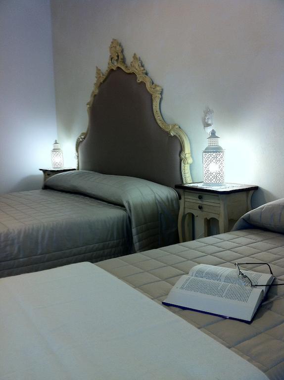 Dimora Delle Rondini Bed and Breakfast Polignano a Mare Kamer foto