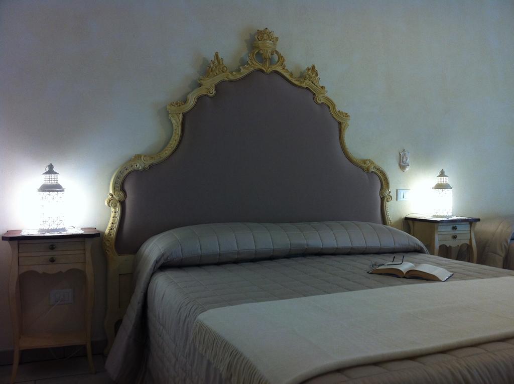 Dimora Delle Rondini Bed and Breakfast Polignano a Mare Kamer foto