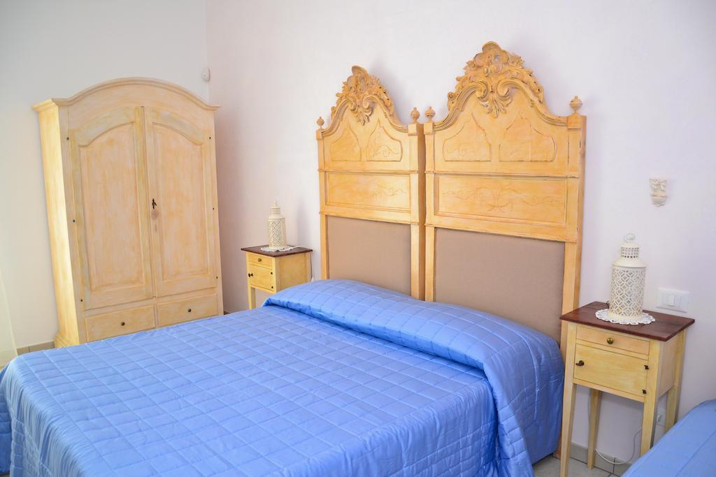 Dimora Delle Rondini Bed and Breakfast Polignano a Mare Kamer foto